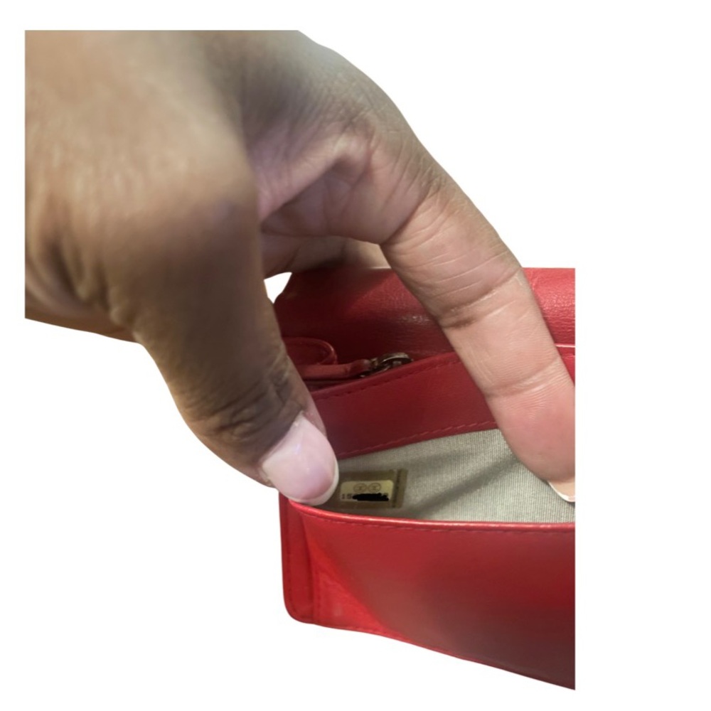 🎉 Host Pick🎉✨Chanel Yen Wallet Preloved Full Set - Picture 4 of 12